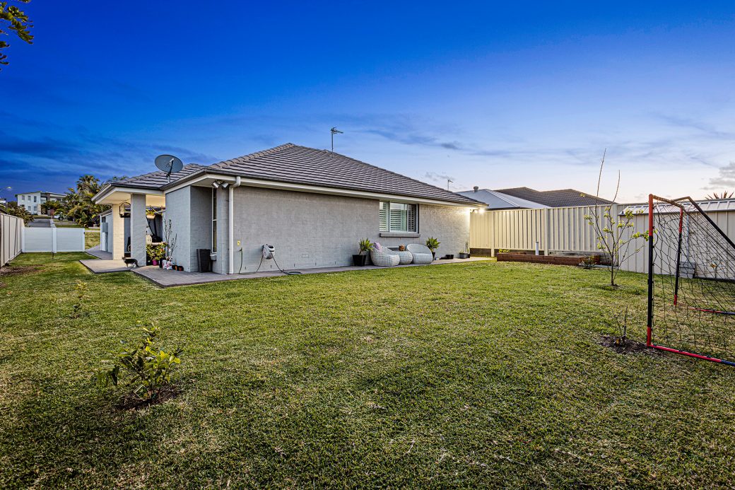 LowRes-14637_29 Huntingdale Close Shell Cove_100_748