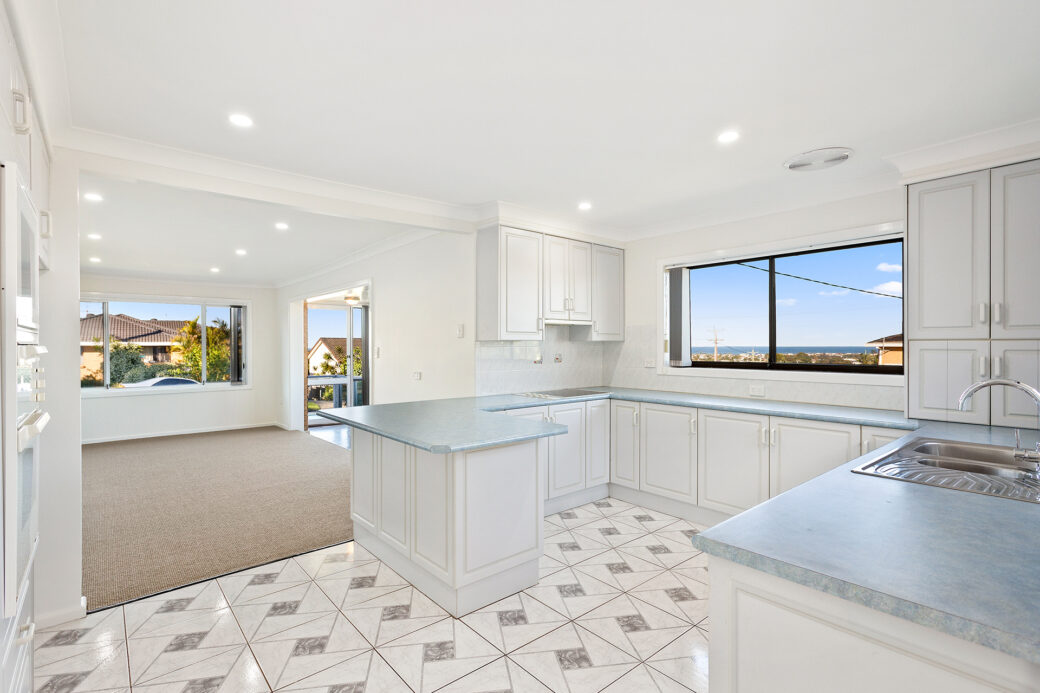 LowRes-14637_2 Matthews Drive Mount Warrigal_100_009