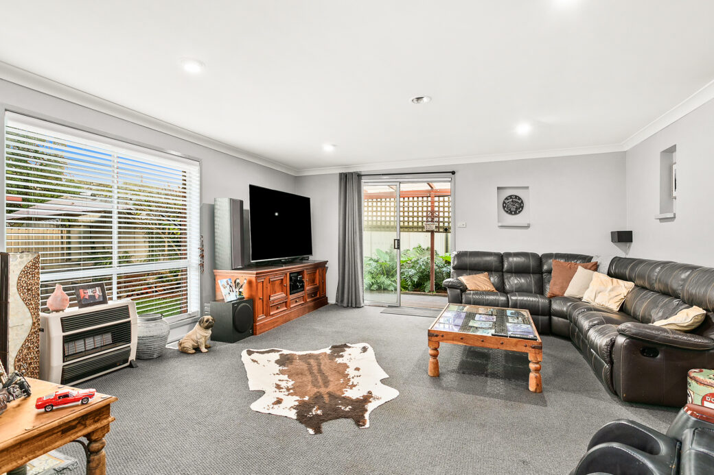 LowRes-14637_5 Cox Parade Mount Warrigal_100_044