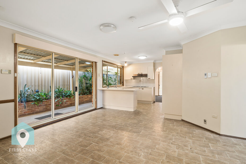 LowRes-14637_4 Mary Street Sussex Inlet_100_522