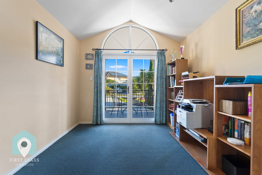 LowRes-14637_10 12 Mundoonen Crescent Horsley_100_025