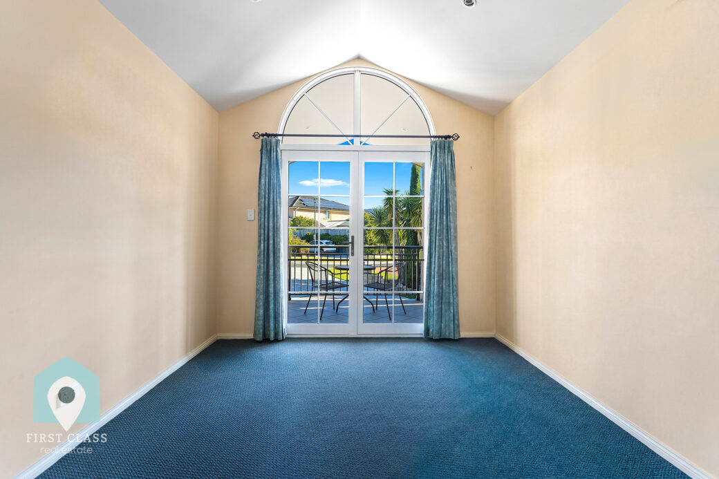 LowRes-14637_10 12 Mundoonen Crescent Horsley_100_026