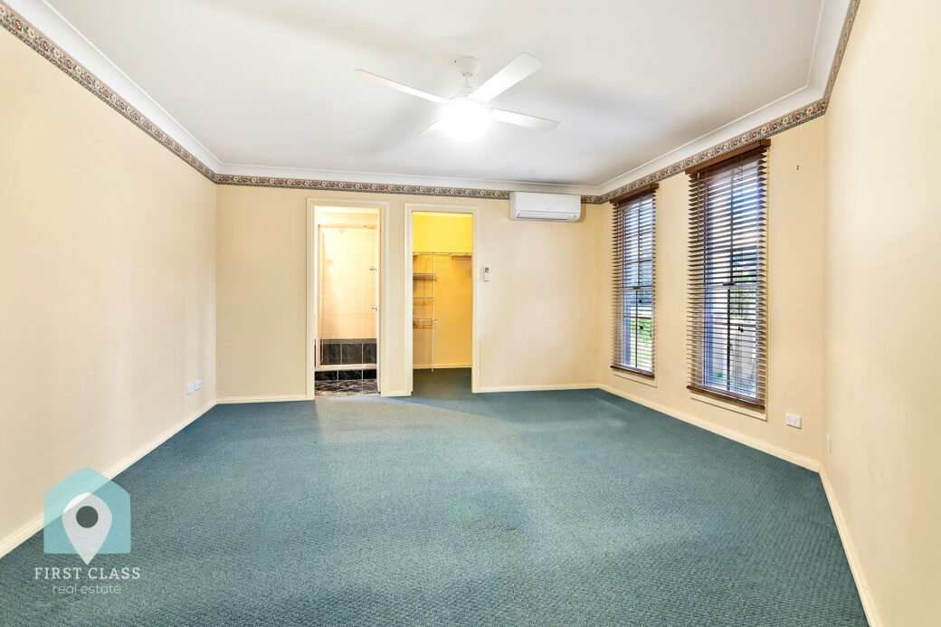 LowRes-14637_10 12 Mundoonen Crescent Horsley_100_060