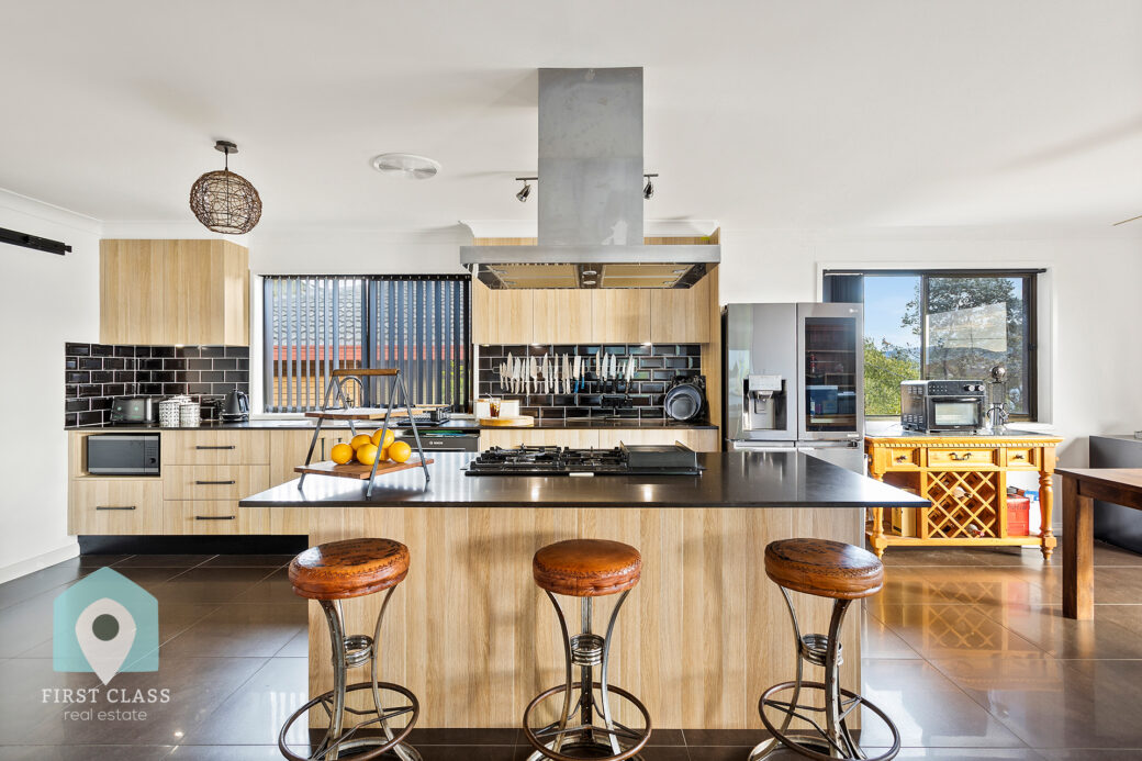 LowRes-14637_67 Cuthbert Drive Mount Warrigal_100_014