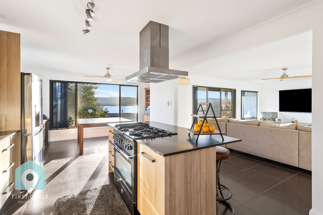 LowRes-14637_67 Cuthbert Drive Mount Warrigal_100_118